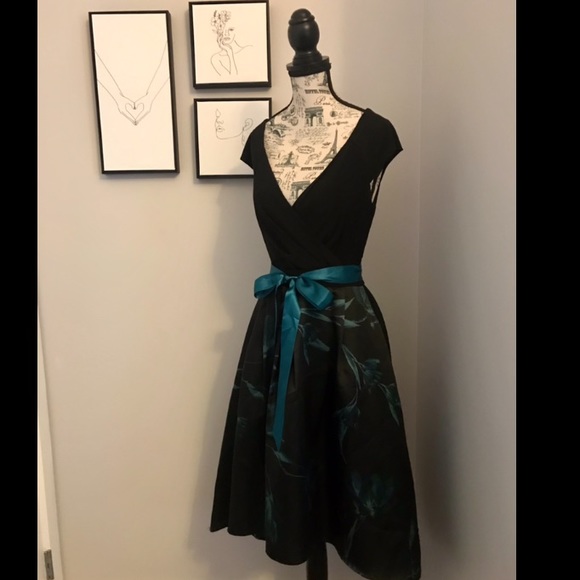 🌹HOST PICK 🌹Le Chateau Black and Teal Flare Asymmetrical Formal Dress - Picture 1 of 4